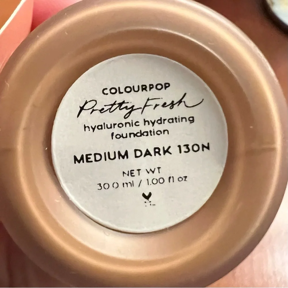 Colourpop‎ Pretty Fresh Hyaluronic Hydrating Foundation Medium Dark 130N